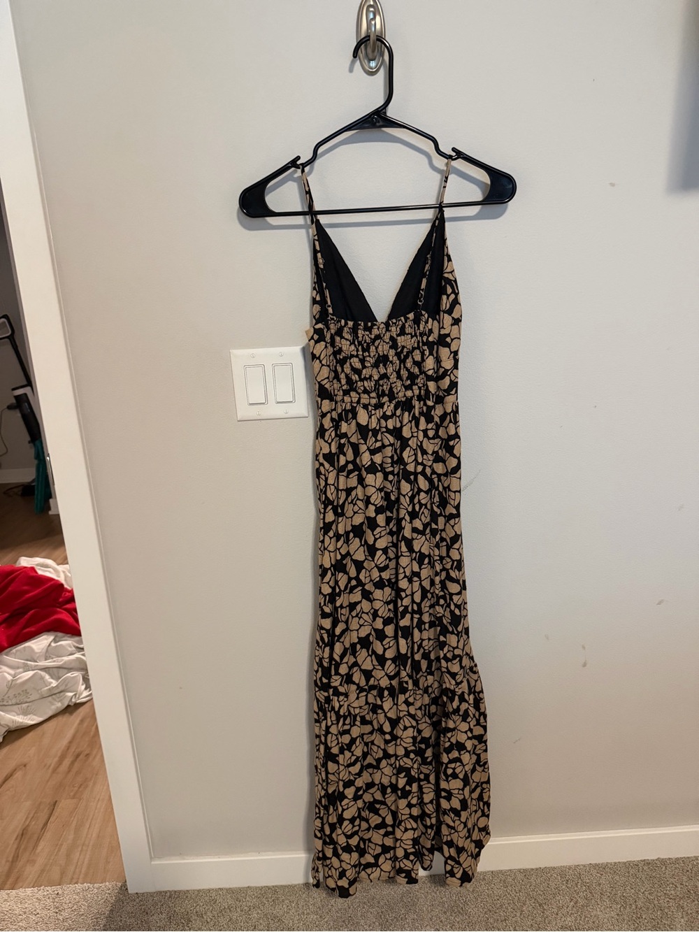 Abercrombie & Fitch Black and Tan Floral V-Neck Spaghetti Strap Maxi Dress - Picture 2 of 3
